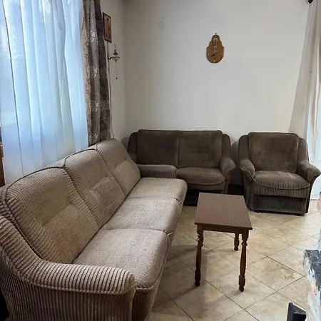 Kuca Ispod Rajca