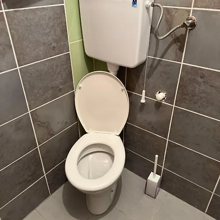 Kuca Ispod Rajca Nyaraló *