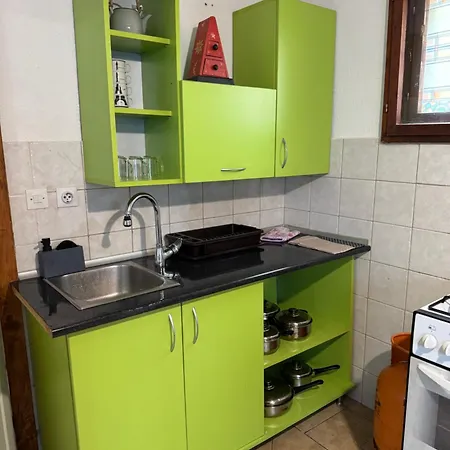 Kuca Ispod Rajca Slavkovica