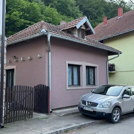 Holiday home Kuca Ispod Rajca Slavkovica