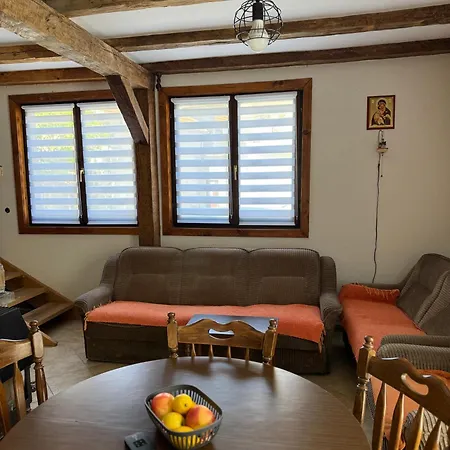 Nyaraló Kuca Ispod Rajca Slavkovica